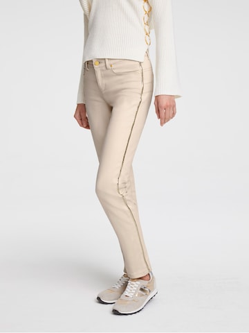 heine Slimfit Jeans in Beige: voorkant