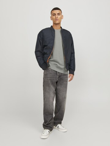 Sweat-shirt 'Star' JACK & JONES en gris