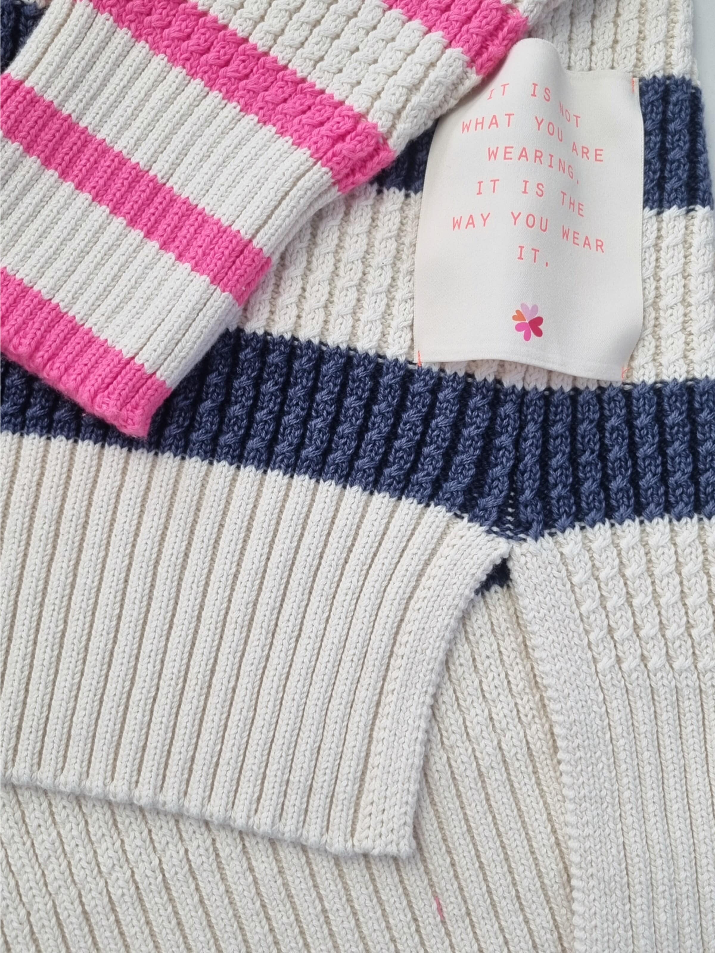 LIKS. Munich Tröja 'Oversize Strickpullover Zopfmuster mit Streifen aus Baumwolle - DianaC' i blå