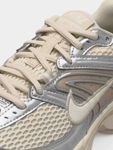 Nike Sportswear Низкие кроссовки 'AIR MAX MOTO 2K' в Бежевый