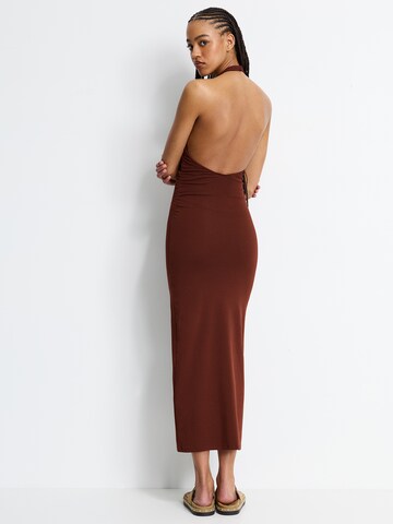 Robe Pull&Bear en marron