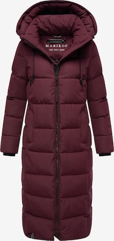 Manteau d’hiver 'Nadeshikoo XVI' MARIKOO en rouge : devant