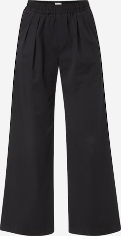 Filippa K Wide leg Pleat-Front Pants 'Kasey' in Black: front