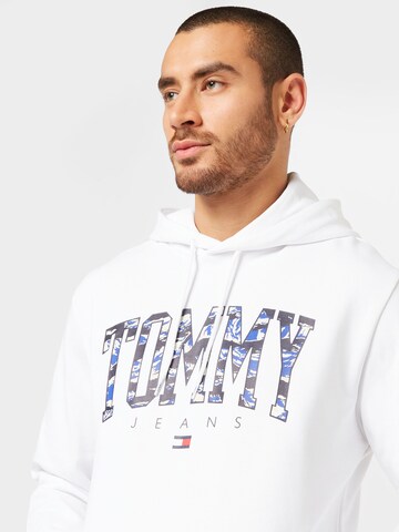 Felpa di Tommy Jeans in bianco