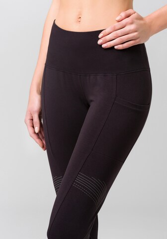 LASCANA ACTIVE - Skinny Pantalón deportivo en negro