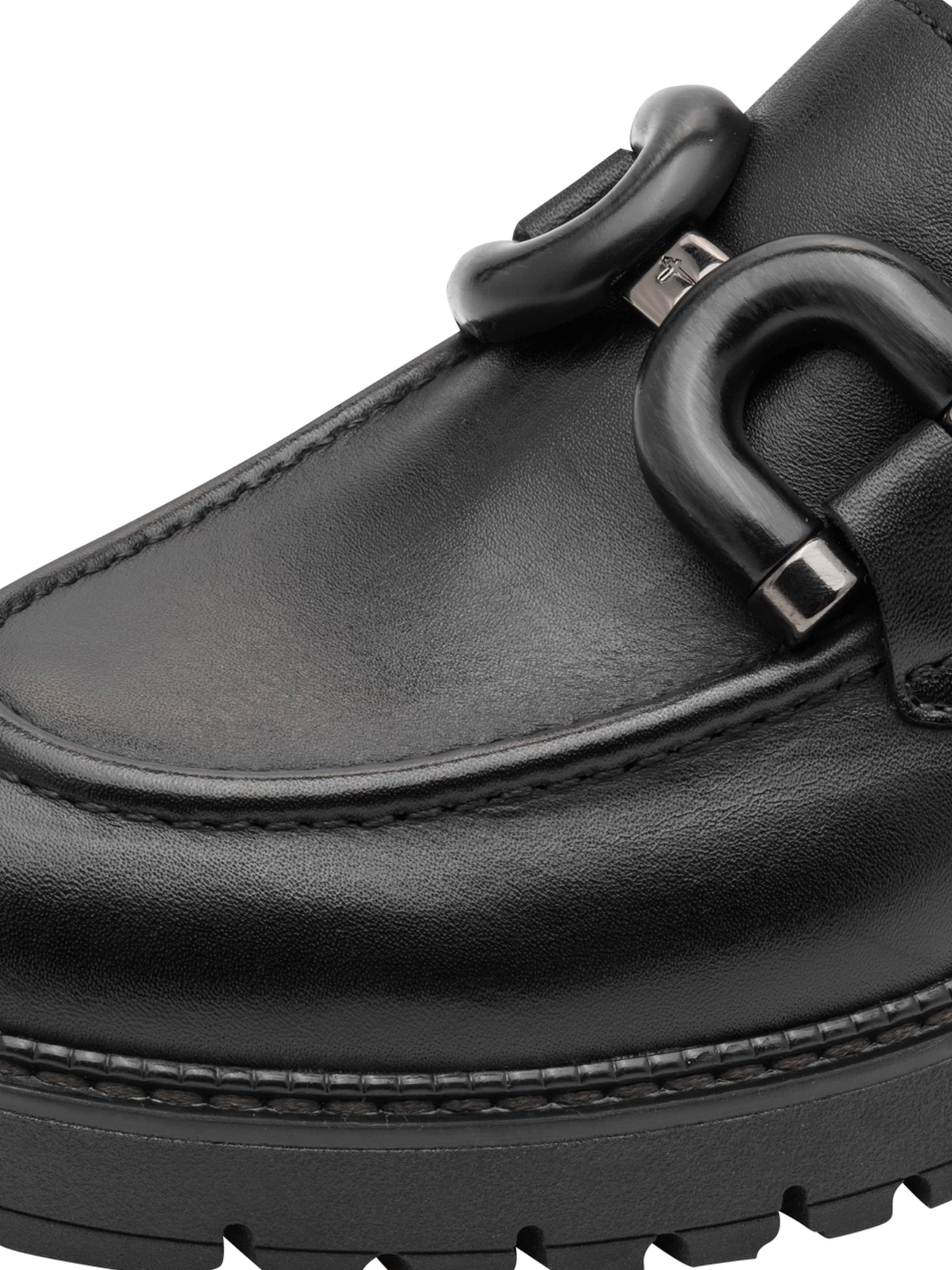Chaussure basse Tamaris en noir