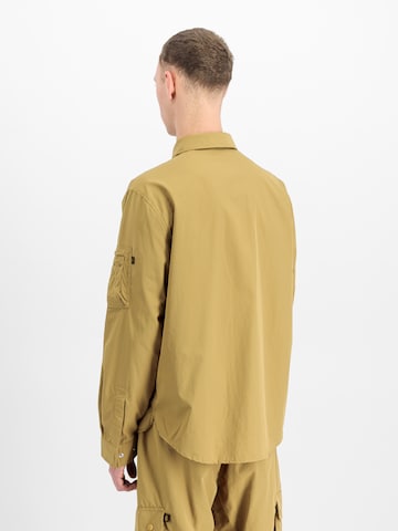 ALPHA INDUSTRIES Between-Season Jacket in Green: back