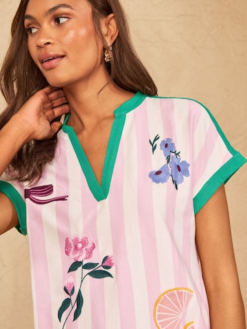 love & roses T-shirt i rosa