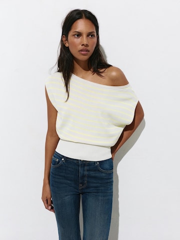 Pull&Bear Pulóver - sárga: elől