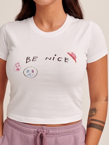 T-shirt 'Allie' ABOUT YOU x Antonia en blanc