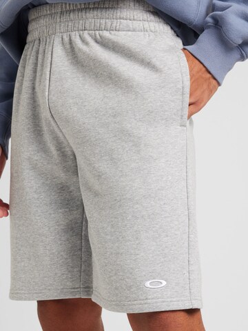 OAKLEY Regular Broek in Grijs