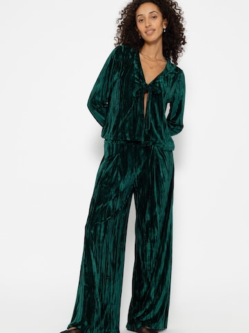 SASSYCLASSY Loosefit Hose in Grün