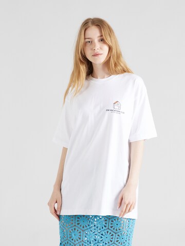 On Vacation Club Bluser & t-shirts 'Mi Casa' i hvid