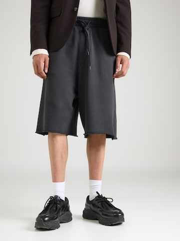 WEEKDAY Baggy Pants in Black: front