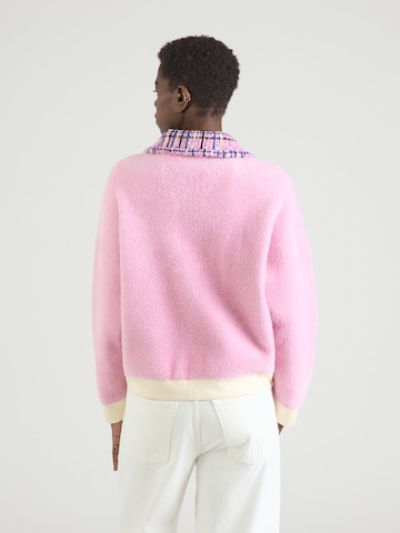 Geacă tricotată 'JOILU' de la Essentiel Antwerp pe roz