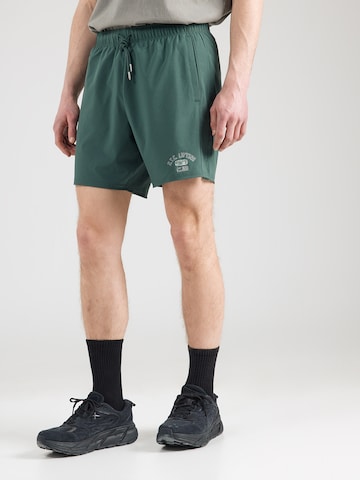 Regular Pantaloni sport de la Abercrombie & Fitch pe verde: față