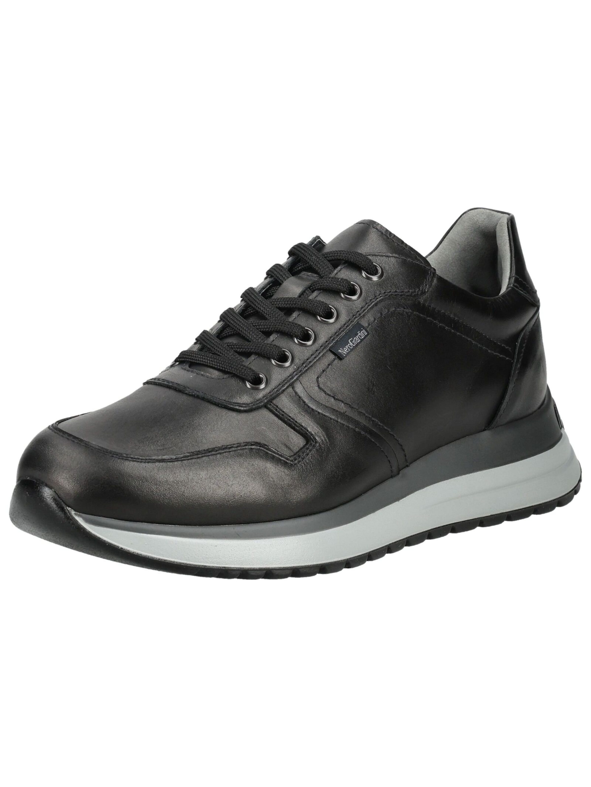 Baskets basses Nero Giardini en noir : devant