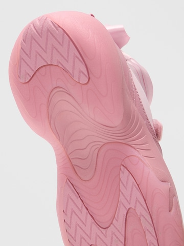 Jordan Sneaker in Pink