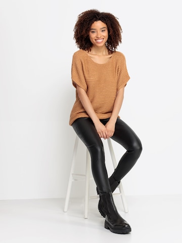 LASCANA Sweater in Brown: front