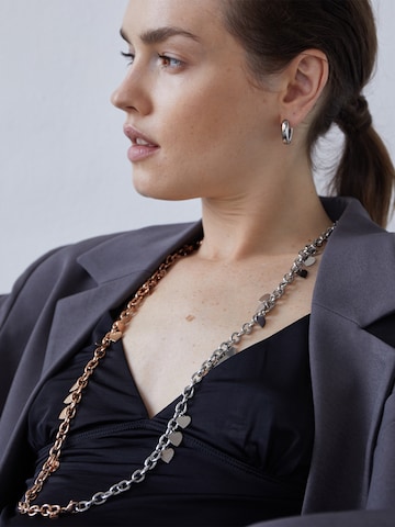 Echtzeit Necklace in Silver: front