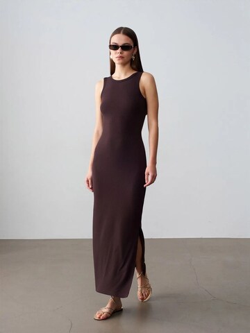 Abito di Dilvin in marrone
