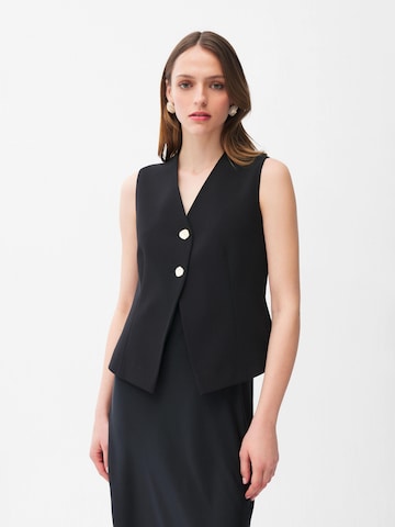 adl Kleid‌ in Schwarz