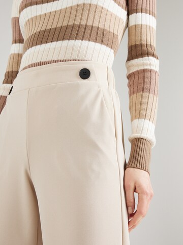 Wide leg Pantaloni di VERO MODA in grigio