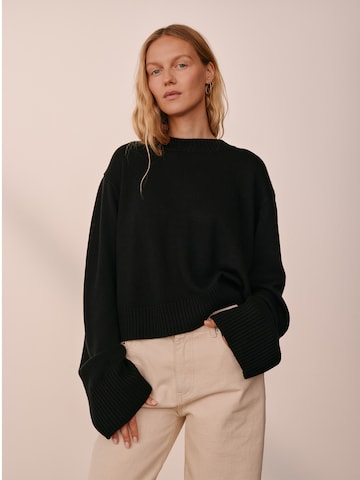 ABOUT YOU x Marie von Behrens Sweater 'Gwen' in Black: front