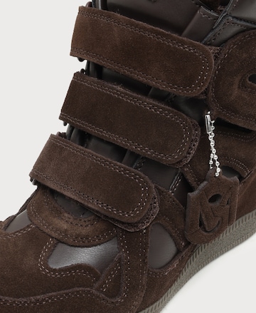 STEVE MADDEN Sneakers hoog 'Mavis' in Bruin