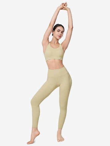 Coupe slim Pantalon de sport 'Fabi' Yvette Sports en vert