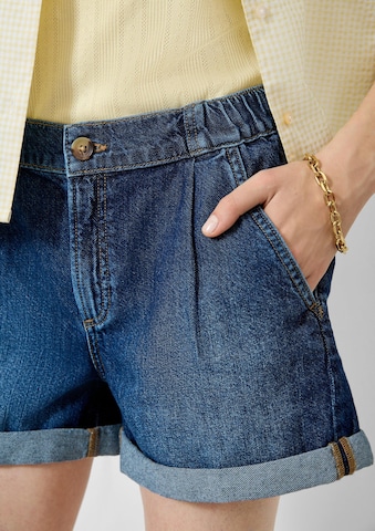 QS Regular Bandplooi jeans in Blauw