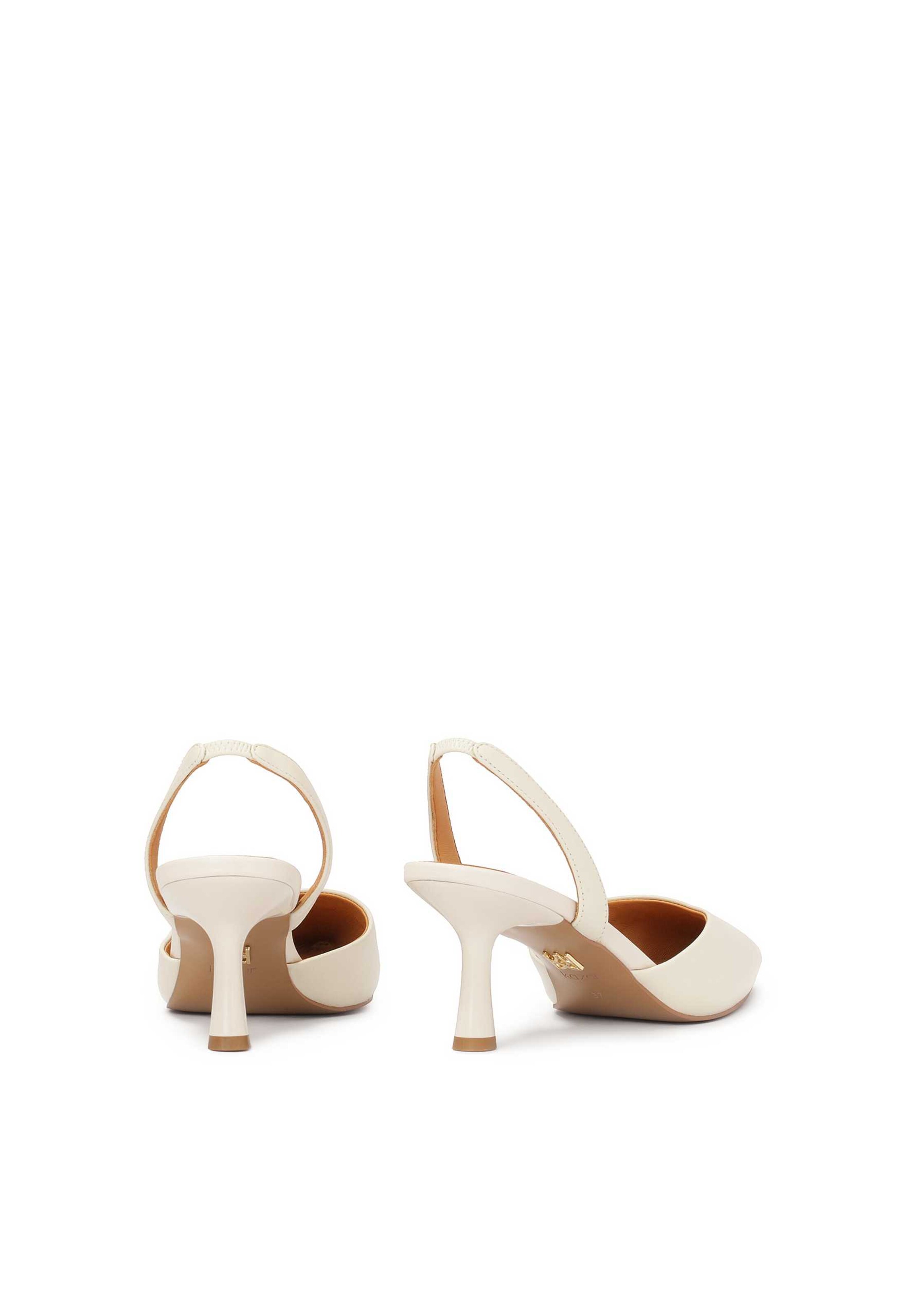 Kazar Pumps in White