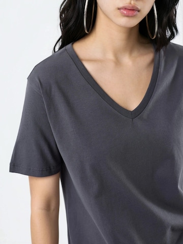 T-shirt Busem en gris