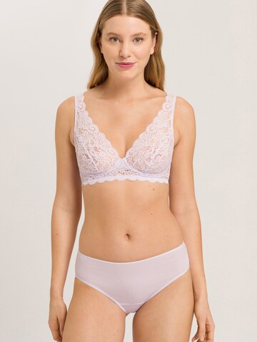 Hanro Triangle Bra ' Moments ' in Pink: front