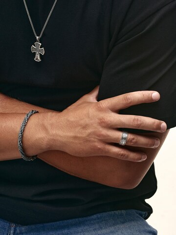 Ciondolo 'IN THE NAME OF GOD' di REYTEL in argento