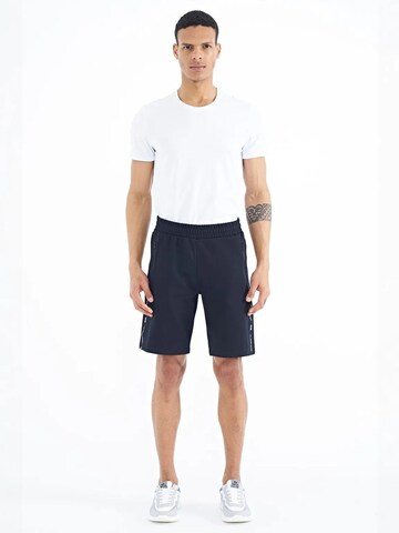 Tommy Life Loosefit Shorts in Schwarz