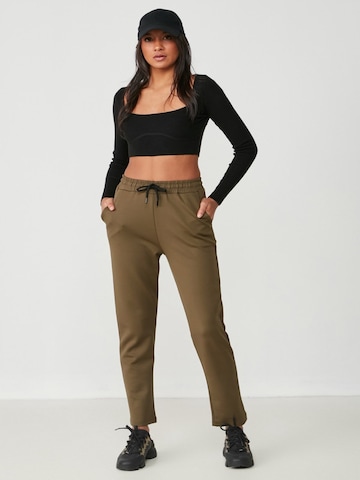 C&City Tapered Trousers in Green