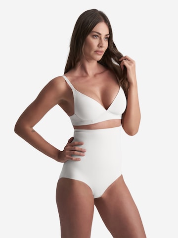 Bye Bra - Braga moldeadora 'Sculpting High Waist Brief' en blanco