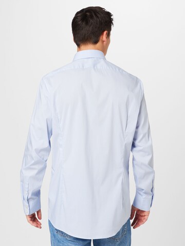 Coupe regular Chemise business 'LUTO' DRYKORN en bleu