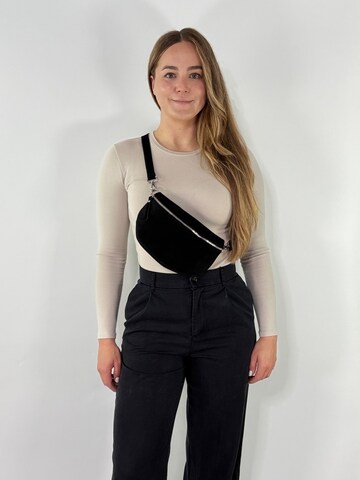 lePelou Fanny Pack 'VALENTINA medium' in Black: front