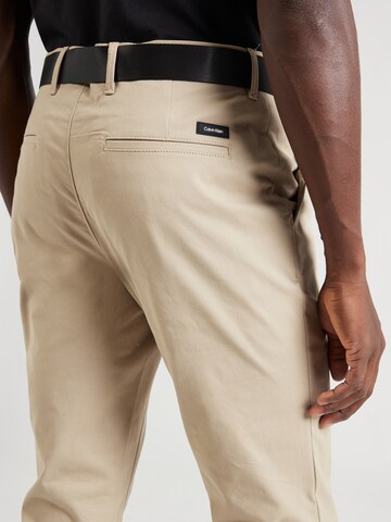 Slimfit Pantaloni eleganți de la Calvin Klein pe gri