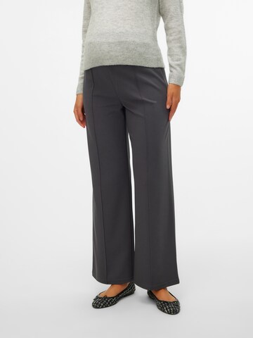 Vero Moda Maternity Wide leg Παντελόνι 'VMMBecky' σε γκρι: μπροστά