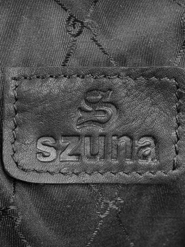 Poche ventrale Szuna en noir