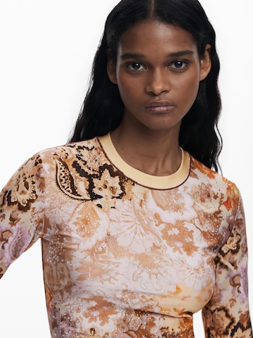 Tricou de la Desigual pe bej