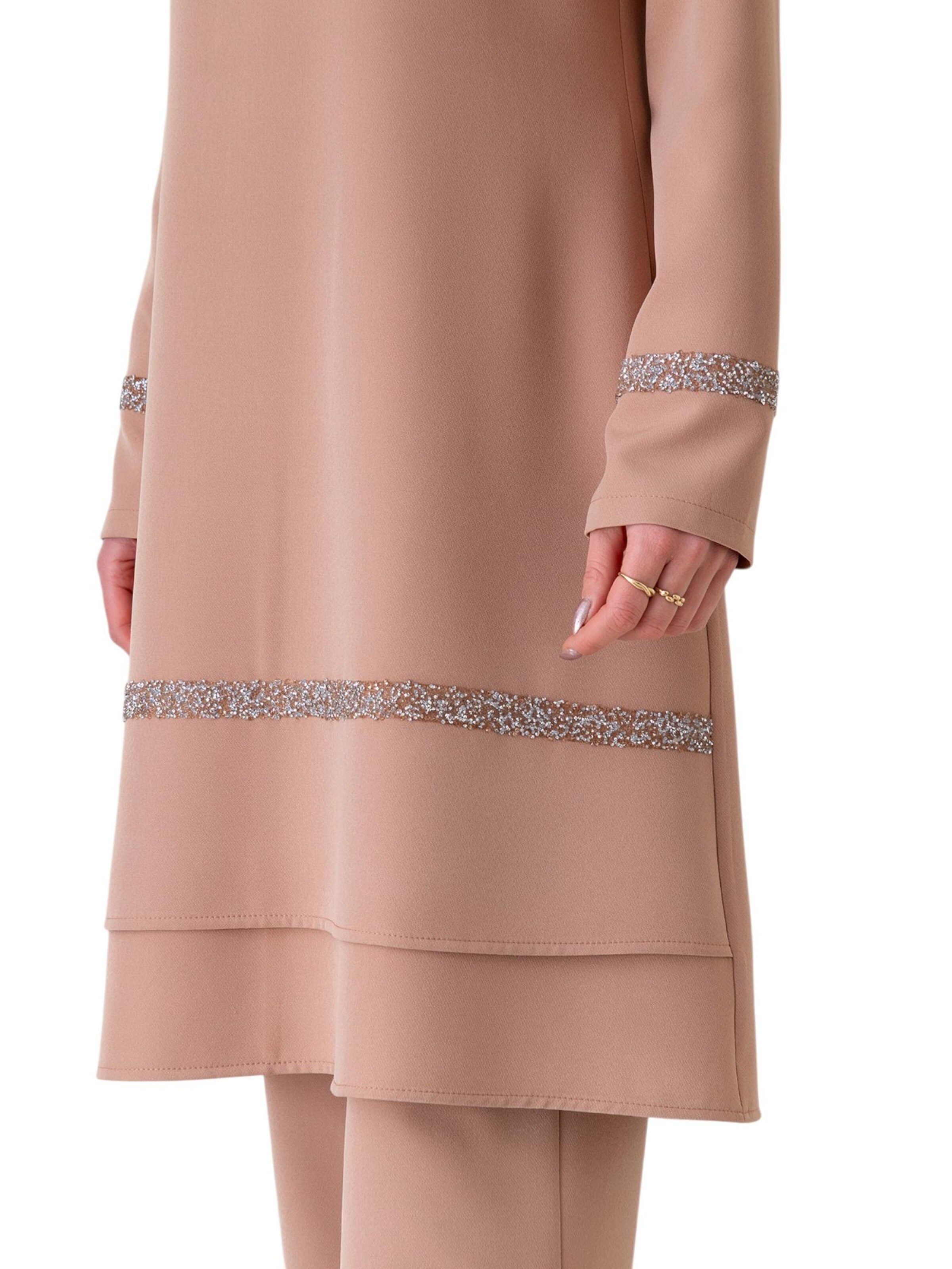 fashionshowcase Buksedragt 'NEVRA' i beige