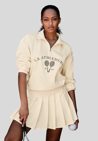 Sweat de sport LASCANA ACTIVE en blanc : devant