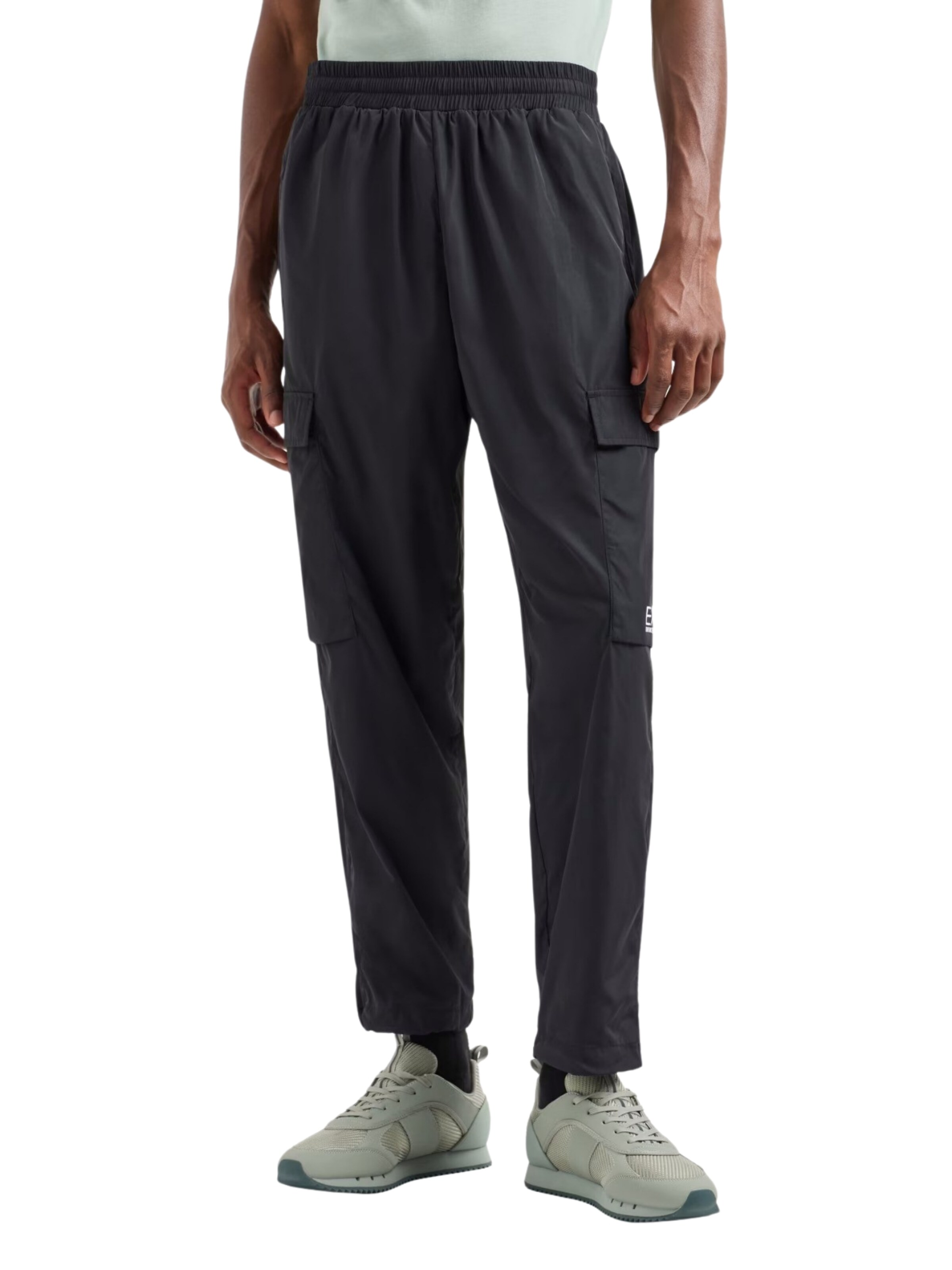 Regular Pantalon cargo 'Core Identity' EA7 Emporio Armani en noir : devant