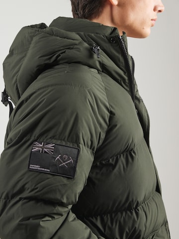 Geacă de iarnă de la Superdry pe verde