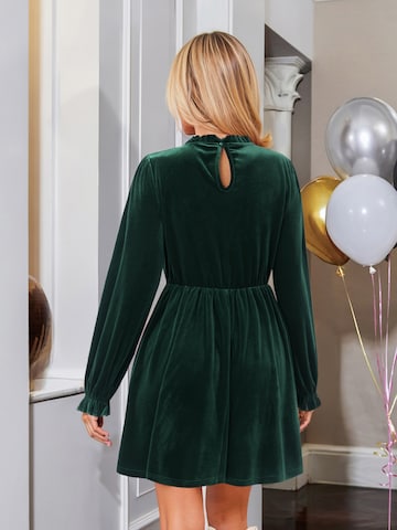 Cupshe - Vestido 'Velvet' em verde