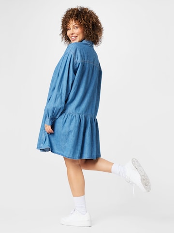 Tommy Jeans Curve - Vestidos camiseiros 'CHAMBRAY' em azul